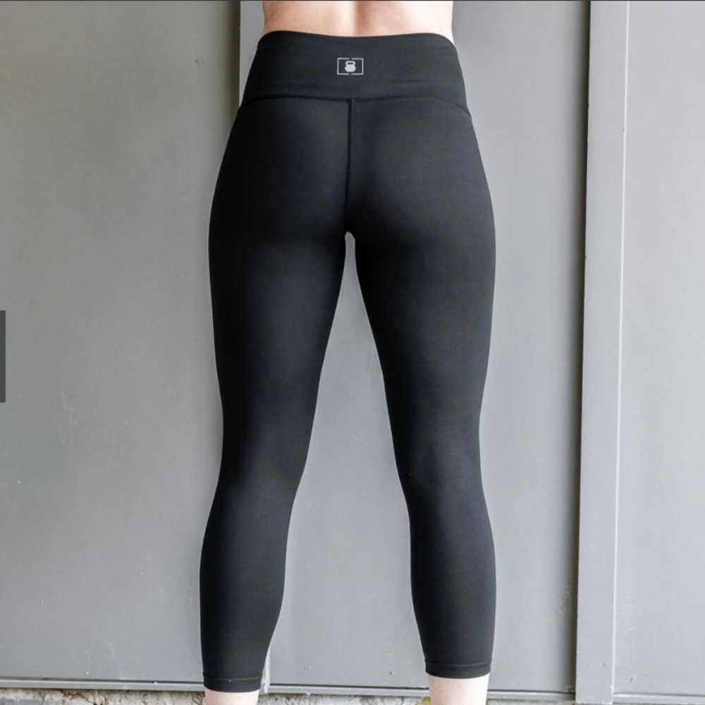 2Pood Essential Leggings - Picture 2 of 5